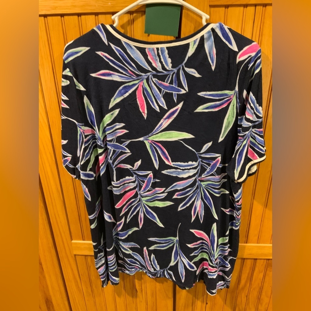 Secret Treasures Navy Leaf Print Women's Top - Picture 3 of 3